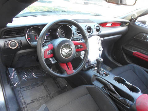 2016 Ford Mustang V6