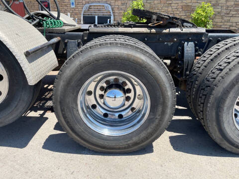 2015 Peterbilt 389