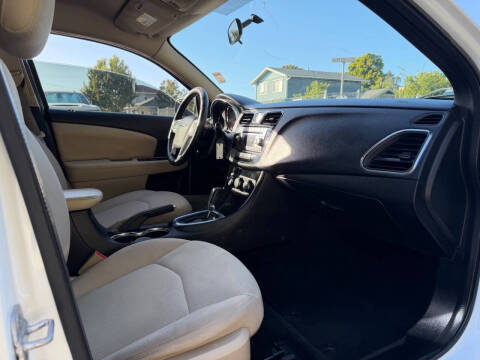 2012 Chrysler 200 Touring