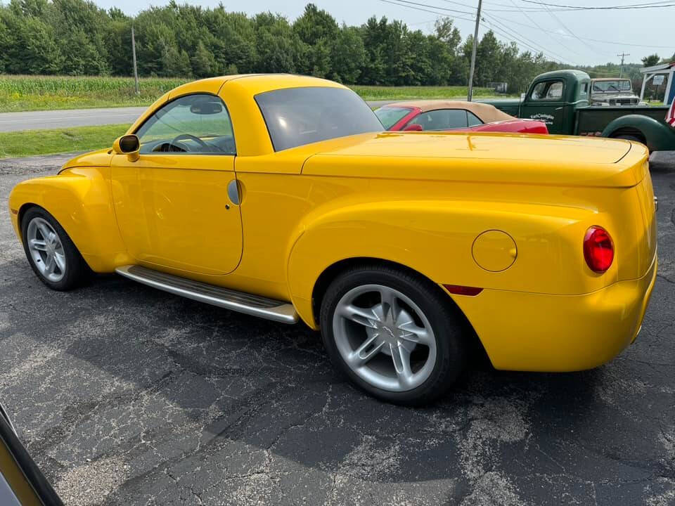 2003 Chevrolet SSR 11