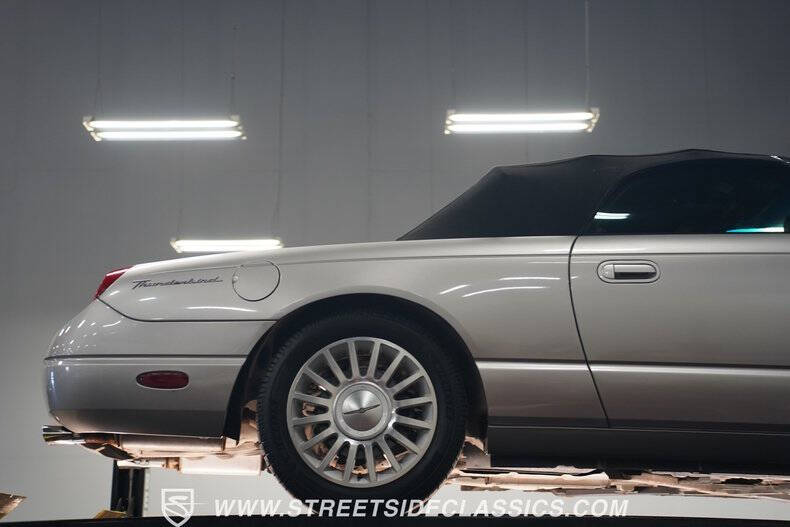 2004 Ford Thunderbird Deluxe