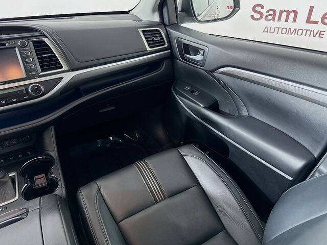 2017 Toyota Highlander SE