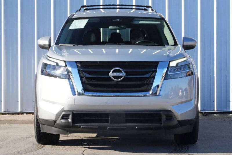 2022 Nissan Pathfinder SV