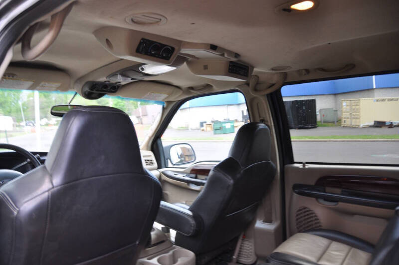 2005 Ford Excursion Eddie Bauer
