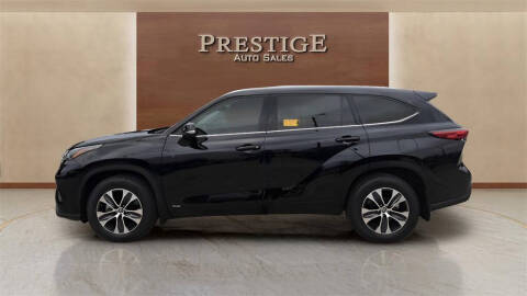 2022 Toyota Highlander Hybrid XLE