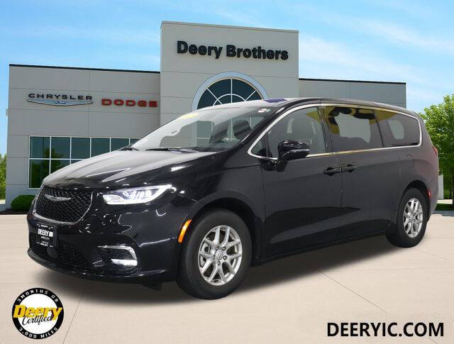 2025 Chrysler Pacifica Select