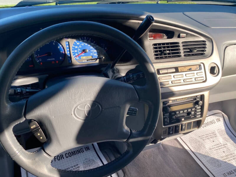 2002 Toyota Sienna LE