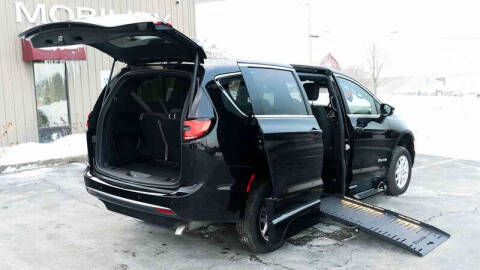 2024 Chrysler Pacifica Touring