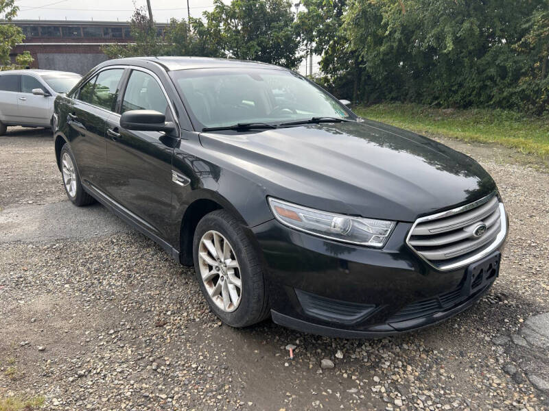 2013 Ford Taurus SE