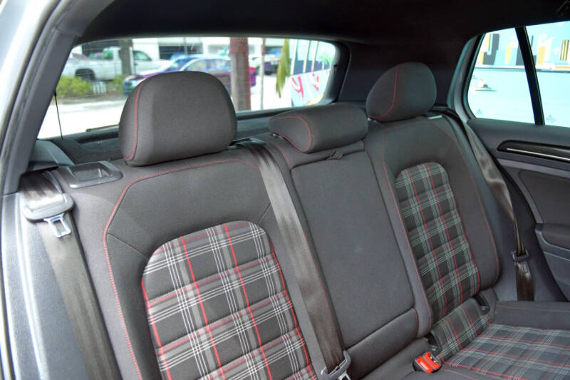 2017 Volkswagen Golf GTI S