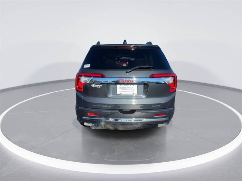 2022 GMC Acadia Denali