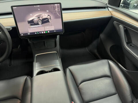 2025 Tesla Model Y Long Range