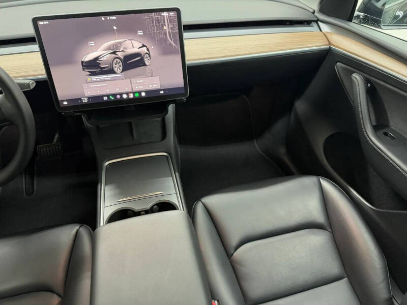 2025 Tesla Model Y Long Range