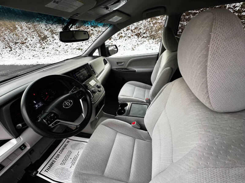 2015 Toyota Sienna LE 7-Passenger