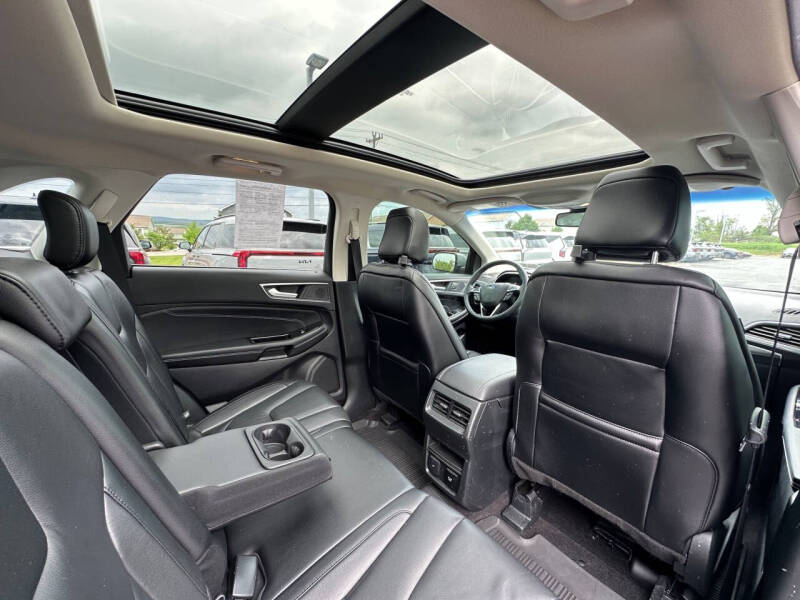 2020 Ford Edge Titanium