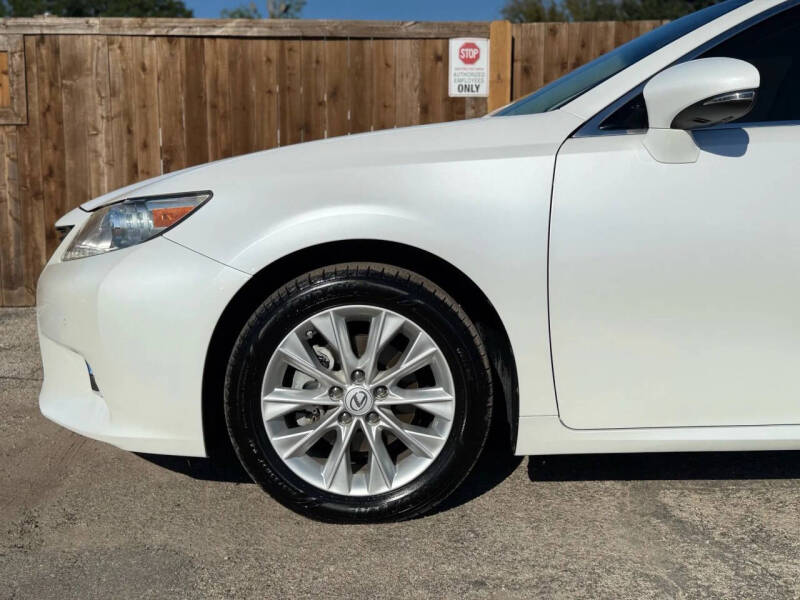 2014 Lexus ES 300h