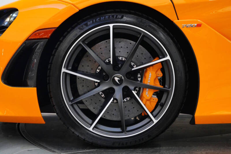 2022 McLaren 720S Performance