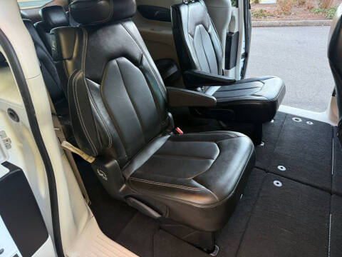 2020 Chrysler Voyager LXi