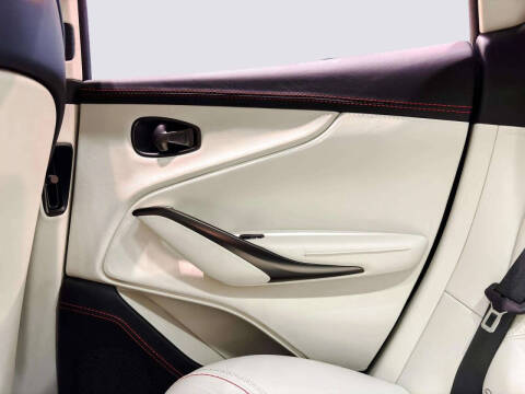 2021 Aston Martin DBX