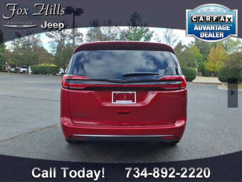 2026 Chrysler Pacifica Select