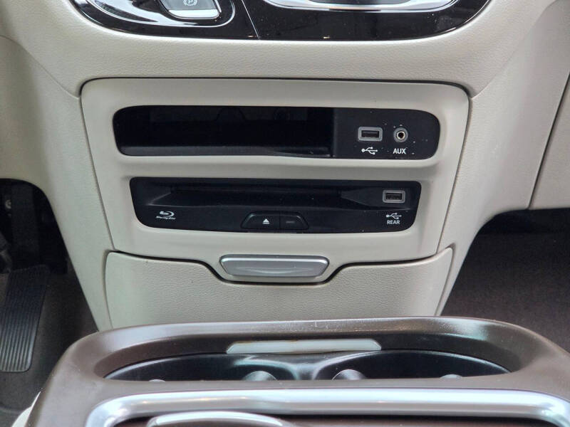 2017 Chrysler Pacifica Touring-L Plus