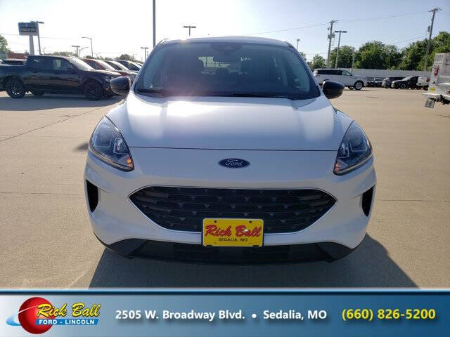 Used 2022 Ford Escape SE with VIN 1FMCU9G6XNUB64271 for sale in Kansas City