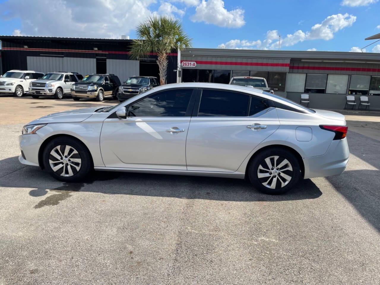 2020 Nissan Altima for sale at SMART CHOICE AUTO in Pasadena, TX