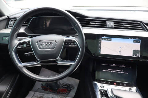 2021 Audi e-tron quattro Premium Plus