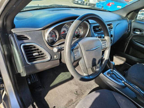2014 Chrysler 200 LX