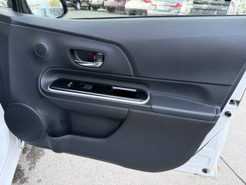 2016 Toyota Prius c Three