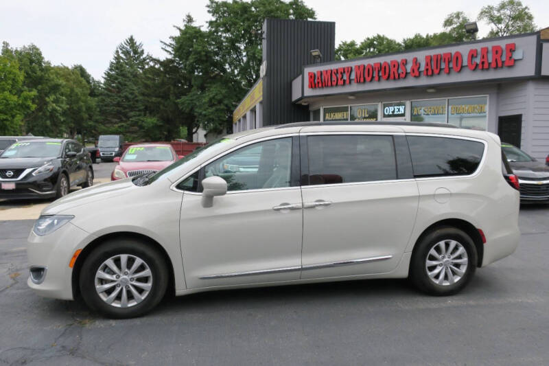 2017 Chrysler Pacifica Touring-L