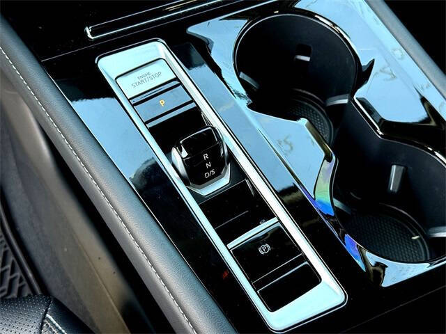 2025 Volkswagen Atlas SE