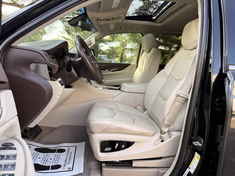 2017 Cadillac Escalade Luxury