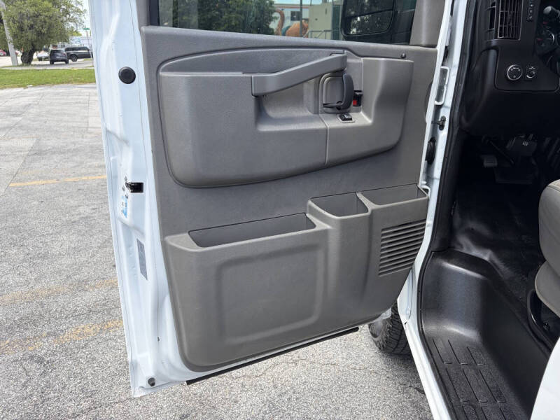 2020 Chevrolet Express LS 3500