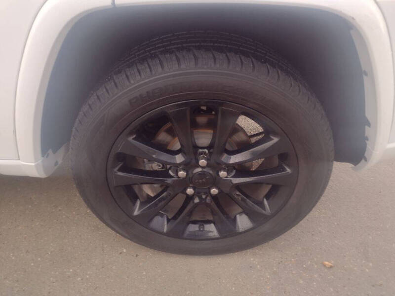 2020 Jeep Grand Cherokee Laredo