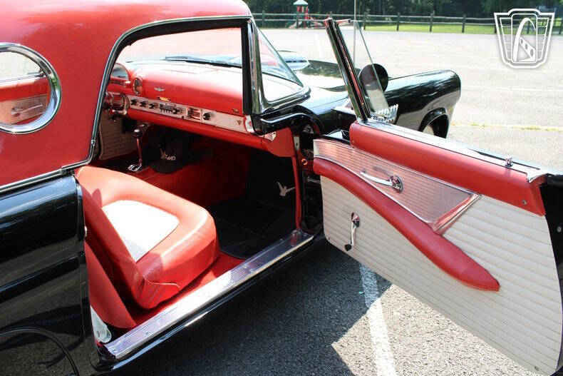 1956 Ford Thunderbird