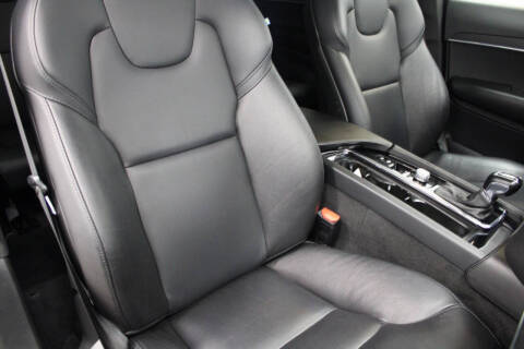 2020 Volvo XC90 T5 Momentum