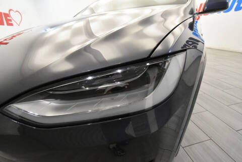 2023 Tesla Model X Standard Range