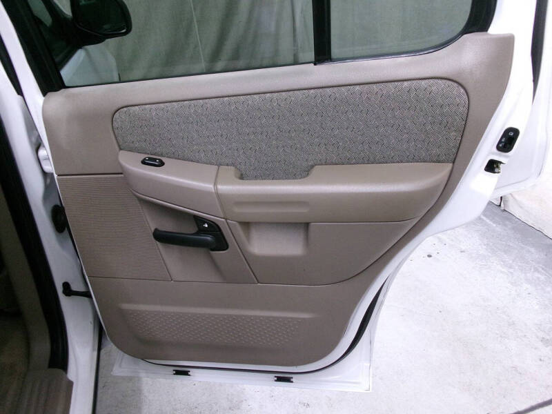 2003 Ford Explorer XLS