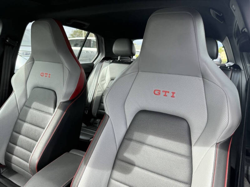 2025 Volkswagen Golf GTI Autobahn