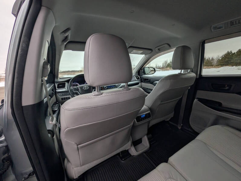 2016 Toyota Highlander LE