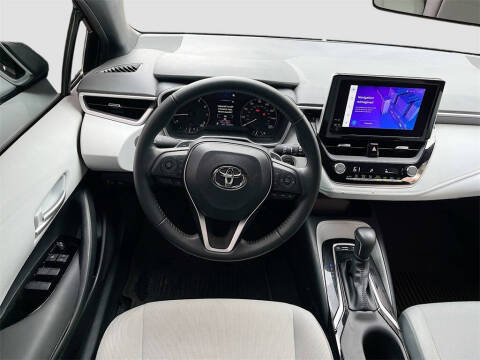 2025 Toyota Corolla Hatchback SE