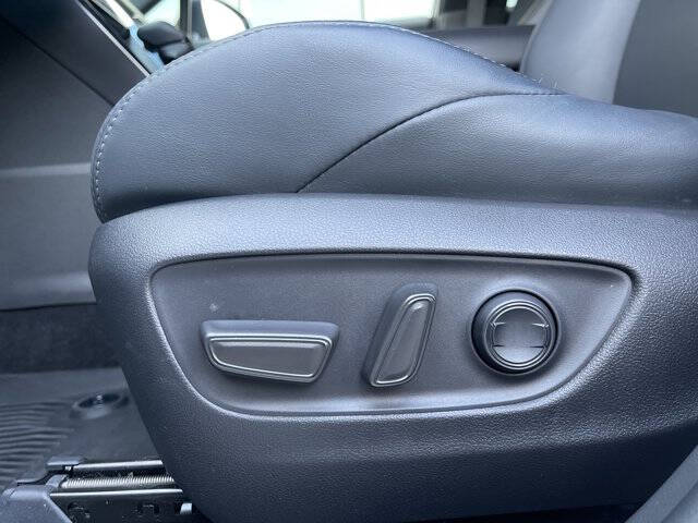 2023 Toyota Venza LE