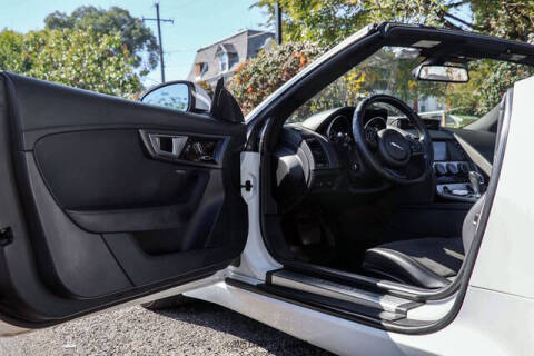 2017 Jaguar F-TYPE Premium