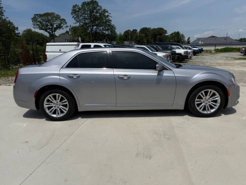 2017 Chrysler 300 Limited