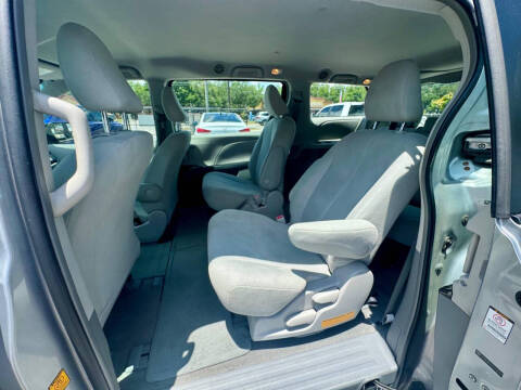 2012 Toyota Sienna Base 7-Passenger