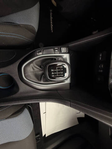 2020 Hyundai Veloster 2.0L