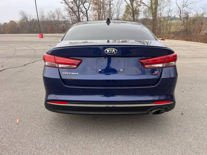 2018 Kia Optima S photo 4