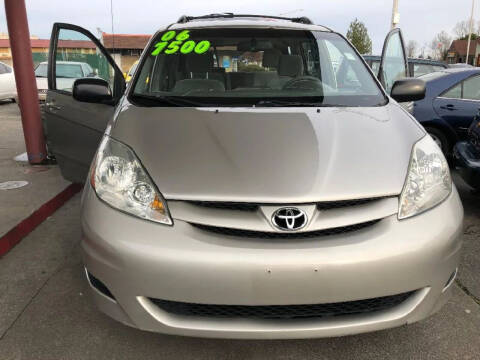 2006 Toyota Sienna for sale at Bayview Motor Club, LLC in Seatac WA