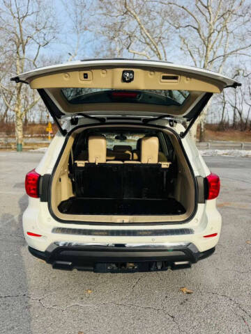 2017 Nissan Pathfinder Platinum